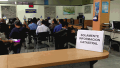 Ventanilla de oficina de mantenimiento catastral San Salvador y Cuscatlán